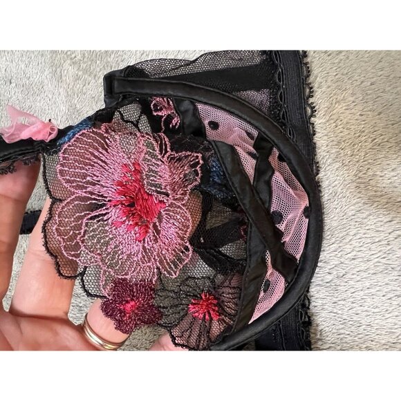 Victoria’s Secret LOVE&LEMONS Zinnia Embroidered Underwire 32C💕Bra Black Floral - Picture 2 of 4